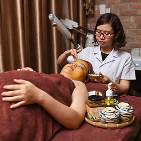 Liệu Trinh Chăm Sóc Da Mặt Bằng Liệu Pháp Đắp Mặt Nạ Thuốc Bắc Hạ Thổ Lòng Đỏ Trứng Gà Tại Natural Quen