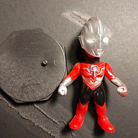 Đồ chơi Chibi Gapcha siêu nhân dien quangs Ultraman Orb bạc đỏ đen nhựa