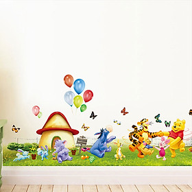 Decal dán tường hoạt hình cho bé gấu pooh vui chơi với những người bạn 2 mảnh ay206