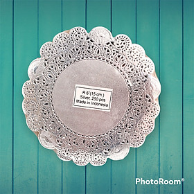 Mua Giấy lót viền hoa tròn màu bạc size 6 inch ~ 15cm (250 tờ/xấp)