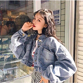 DeremonStyle - Áo khoác jean Nữ croptop dáng lững cao cấp phối nút sau sành điệu - Hot trend 2021