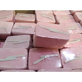 1 viên khoáng hồng bổ sung khoáng chất cần thiết cho mọi dòng chim, vẹt