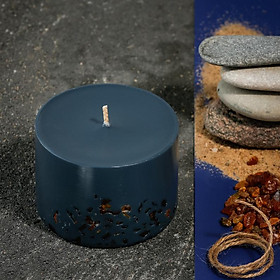 Mua Nến thơm cao cấp bằng sáp đậu nành có màu xanh lam đậm  hương thơm của đá hổ phách và chanh vàng (amber và lime)  được trang trí bằng những miếng hổ phách thật  250ml