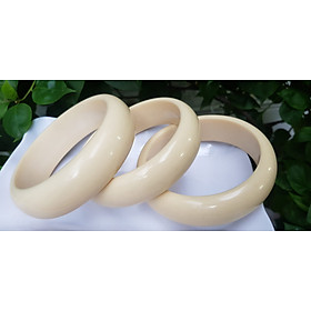 Vòng Tay Nam Giả Ngà hay gọi Xương Mỹ Nghệ Ni to 72mm x cao 22mm x dầy 10mm Nam tay tròn đeo tầm 80kg - 90kg hơn đeo ạ