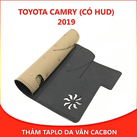 Thảm taplo ô tô Camry (2018 - 2019) có HUD loại da vân cacbon chống nắng, chống nứt vỡ taplo, thảm taplo Toyota Camry