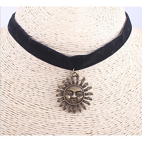 Vòng cổ choker tatoo hình ông mặt trời mầu vàng