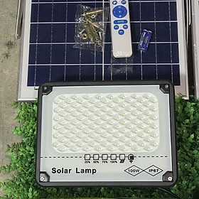 Đèn năng lượng mặt trời, loại đèn năng lượng mặt trời sân vườn thời gian sạc nhanh và sáng lâu kèm điều khiển từ xa