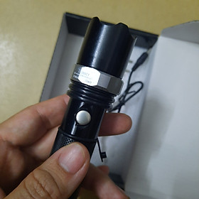 Mua ĐÈN PIN SIÊU SÁNG POLICE USA PIN SẠC TIỆN LỢI VỪA CẦM TAY