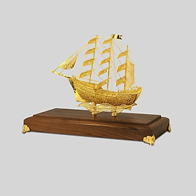 Quà tặng tân gia: Mô hình thuyền buồm mạ vàng 24k MHB-0003-C13