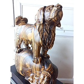 Tượng con chó phong thủy tài lộc bằng gỗ mun hoa đẹp long lanh kt cao 38×32×15cm chưa kệ chân kỷ  