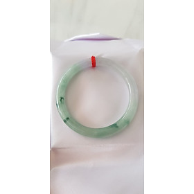 Vòng Cẩm Thạch tự nhiên A Sịn Đẹp 49mm x cọng 7mm Màu trắng bóng xanh rêu đẹp lạ sang vân đậm bóng ánh xíu tím nhẹ rất là đẹp sang Nữ 47kg - 51kg đeo đẹp ạ