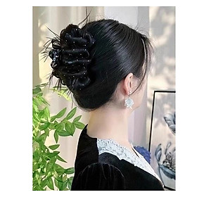 Kẹp tóc lớn nơ vải chấm bi ánh kim đính thêm lông vũ sang trọng
