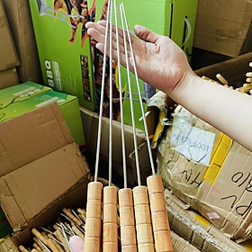 Mua Xiên nướng thịt Inox  Que xiên nướng Inox chuôi gỗ (Loại tròn) - Model: XN43cm