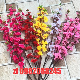Cành hoa mai, cành hoa đào giả trang trí ngày tết đa dạng màu sắc