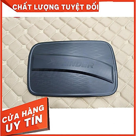 Ốp nắp bình xăng xe Xpander 2018- 2021, 2022 mẫu nhựa đen cao cấp