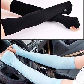 Gang tay len bảo vệ tay khi đi trời nắng