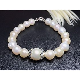 Vòng tay ngọc trai 8mm phối charm bạc thái
