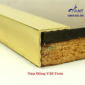 Nẹp Đồng V30 trơn, Nẹp đồng V, Nẹp đồng chống trơn, Nẹp ốp vách, nẹp ốp cầu thang, giá 1m