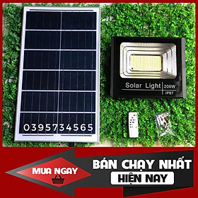 Đèn pha năng lượng mặt trời 200W ánh sáng vàng ( GIÁ KHO )