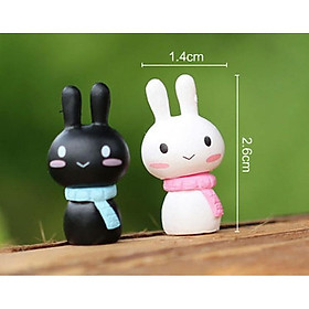 Combo 01 Đôi thỏ LINE quấn khăn trắng và đen để trang trí nhà búp bê, bonsai