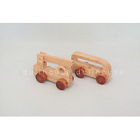 Mô hình đồ chơi thế giới xe phương tiện giao thông gồm 7 xe, 1 rào chắn, 3 cờ hiệu (có hộp đựng) - Gỗ tự nhiên - Sản xuất tại Việt Nam