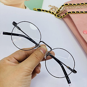 Mắt kính nữ gọng titanium dáng tròn