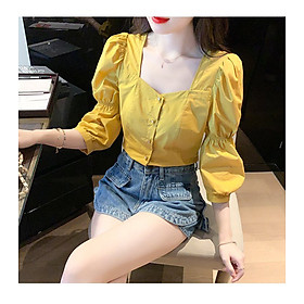 Áo kiểu cổ vuông sang chảnh cùng tay nhún sành điệu thích hợp đi dạo phố hay dự tiệc