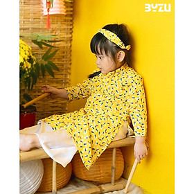 Áo dài bé gái BYZU thiết kế kiểu truyền thống chất vải lụa màu vàng họa tiết nhí xinh xắn
