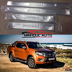 Ốp bậc cửa trong  Nissan Navara Inox