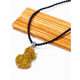 Mặt dây chuyền tỳ hưu tài lộc đá thạch anh tóc vàng 16x22mm mệnh thủy, kim - Ngọc Quý Gemstones