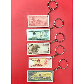 SET 4 - Bộ 5 cái móc khóa mica tiền cổ các mẫu trong hình - thích hợp để trang trí làm móc khóa chìa khóa nhà , móc khóa xe hơi