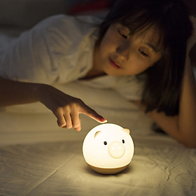 Mua Đèn ngủ cảm ứng thông minh chú heo ngộ nghĩnh đáng yêu ( Tặng kèm bộ 6 con bướm phát quang )