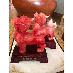 Tượng Cặp Kỳ Lân Đỏ Đế Gỗ Cao 20cmx  Dài 17cm x Ngang 9cm Đem đến sự tốt lành hợp phong thủy anh chị mệnh hỏa mệnh thổ trưng bàn làm việc , bàn ở nhà , công ty ạ