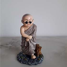 chú tiểu khất thực có đế