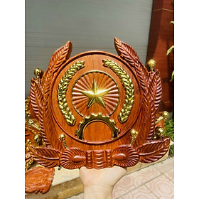 Mua Huy hiệu công an quân đội bằng gỗ hương đá pu dát vàng điểm cao cấp kt cao tổng 34×30×3cm