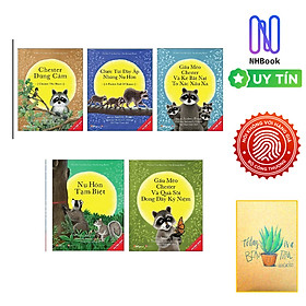 Combo 5 cuốn picture book song ngữ: Chester Dũng Cảm + Những Chiếc Túi Đầy Ắp Những Nụ Hôn + Gấu Mèo Chester Và Kẻ Bắt Nạt To Xác Xấu Xa +  Nụ Hôn Tạm Biệt + Gấu Mèo Chester Và Quả Sồi Đong Đầy Kỉ Niệm ( Dành cho trẻ từ 3-8 tuổi)- Tặng sổ tay xương rồng