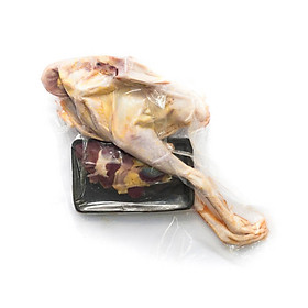 Gà Ta thả vườn (nguồn gốc Gò Công) - con từ 1.1 - 1.3 kg- Nuôi thả tự nhiên không chất tăng trọng, thịt dai ngọt thơm