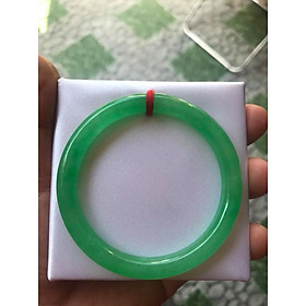 CHIẾC VÒNG TAY PHONG THỦY ĐÁ CẨM THẠCH LÝ ĐẸP 53mm x DẦY 7,2MM NỮ MỆNH HỎA MỘC 52kg đến 62Kg Đeo Đẹp Tay VÒNG MÀU XANH LÁ TƯƠI BÓNG ĐẸP Ạ
