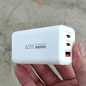 Mua Củ sạc nhanh Remax RP-U31 GaN 65W 3 cổng siêu nhỏ gọn dùng cho Laptop và mọi dòng điện thoại (màu trắng) - Hàng chính hãng