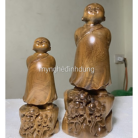 Tượng tùy duyên bằng gỗ bách xanh thơm nức kt cao 20x8x6cm 