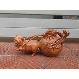 Mua Tượng con heo kéo bao tiền bằng gỗ hương đá kt ngang 30cm