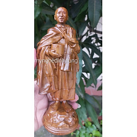 Mua Tượng thầy thích minh tuệ bằng gỗ bách xanh thơm nức kt cao 20x8x6cm