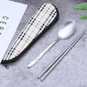 Mua Bộ 1 thìa inox  1 đôi đũa inox  1 túi vải đựng Phong Cách Hàn Quốc - Thiết kế tiện ích với túi đựng an toàn  vệ sinh  gọn gàng - Chất liệu Inox dễ dàng rửa sạch sau khi sử dụng Dùng Đi Làm  Đi Học  Dã Ngoại