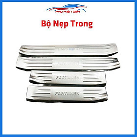 Bộ ốp bậc cửa trong ngoài nẹp bước chân Fortuner 2017-2018-2019-2020-2021-2022 Inox chống trầy trang trí xe