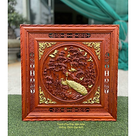 Tranh điêu khắc tích phu thê viên mãn bằng gỗ hương đỏ kt mặt vuông 79×79×4cm