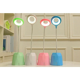 Mua Đèn bàn tích điện có giá để điện thoại cổng sạc USB đèn học chống cận.