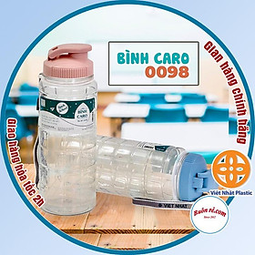 Bình nước học sinh kẻ caro 750ml Việt Nhật (0098), Bình đựng nước thể thao có quai dù treo