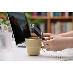 Cốc uống nước có nắp đậy 360ML màu nâu Nội địa Nhật Bản