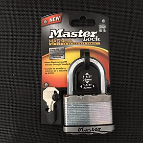 Ổ khóa chống cắt Master Lock M15 XDLF thân thép rộng 64mm