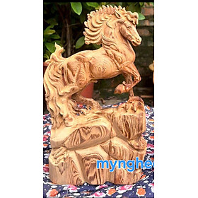 Mua Tượng con ngựa phong thủy bằng gỗ ngọc am thơm nức cao 30x16x6cm